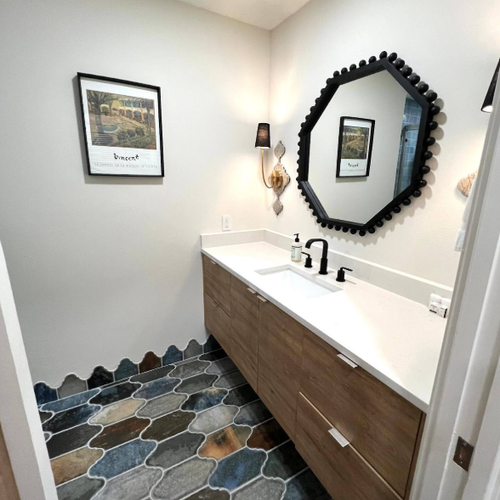 Bathroom makeover in Corpus Christi, TX by Tukasa Creations